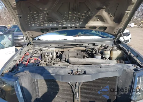 2005 Ford F-150 Fx4/Lariat/Xlt z USA, uszkodzony, nr VIN 1FTPW14535KC54757